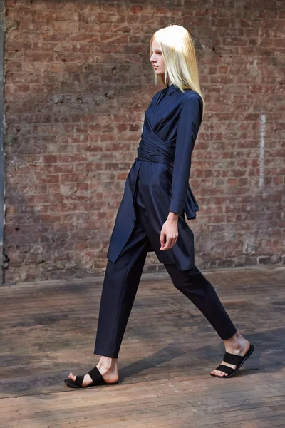 Look 12